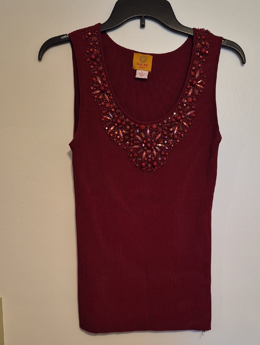 Ruby Rd. Burgundy Ribbed Tank with Jeweled Scoop Neck Sleeveless Sz L